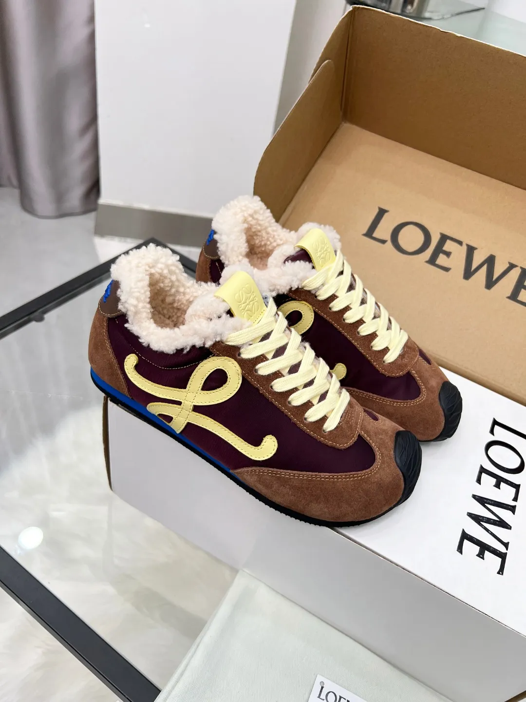 👟👟Ex-factory price 500👟👟 Male +10 2025 autumn and winter Maoli new style, the same style as Wang Yibo! Loewe Ballet Runner 2.0 sports shoes for couples, moral training shoes, new color matching retro series running shoes, standard size: women's size 35-40, men's size 39-45, button ➕20